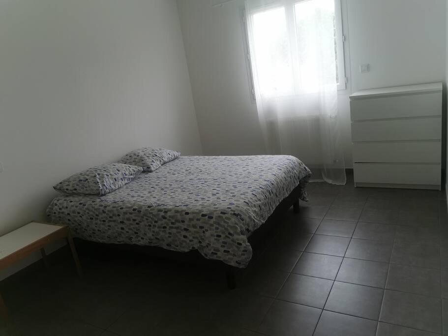 Jolie Maison Entiere Avec 3 Chambres Centre Ville Сент-Андре-де-Кюбзак Экстерьер фото